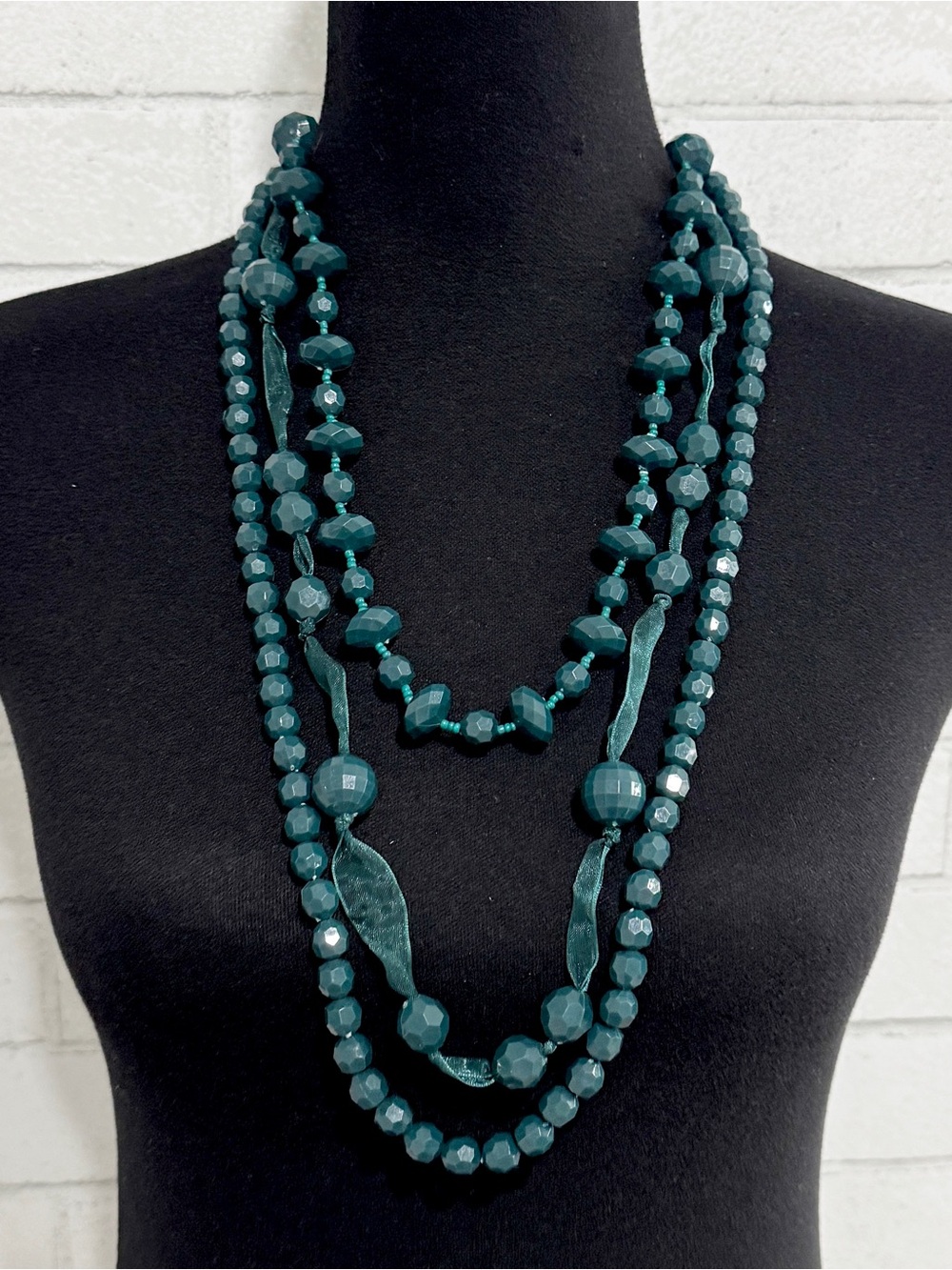 Emerald Green Faceted Plastic Bead and Ribbon Three Strand Layered Necklace